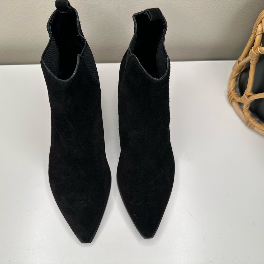New Marc Fisher Black Suede Pointed-Toe Ankle Boots Slip-On Fall/Winter Size 6 - Picture 13 of 14